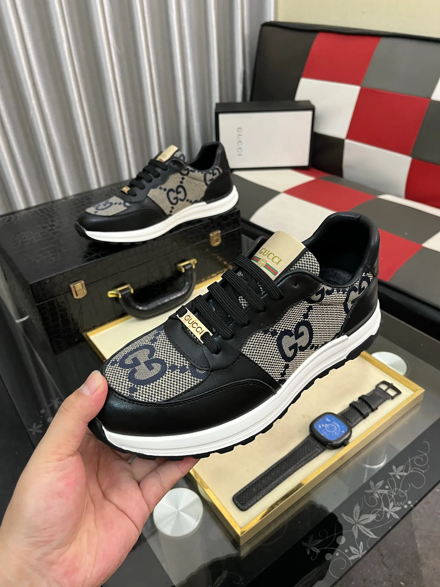 Men's shoes💰420⌚️⌚️[GUCCI] Gucci men's casual shoes are absolutely popular🔥The ultimate matching item for trendy men! The charm of super texture is irresistible, the main recommendation, the flower leather color is bright! The upper is made of high-quality cowhide + breathable fabric, sheepskin feet, wear-resistant rubber sole, noble and elegant! Extremely comfortable🎁🎁You can be as handsome as you want💪 38-442️⃣colors available